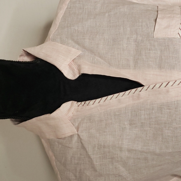 VIADANA Long Sleeve pink button up Blouse size 6-8 but can fit - Picture 2 of 7